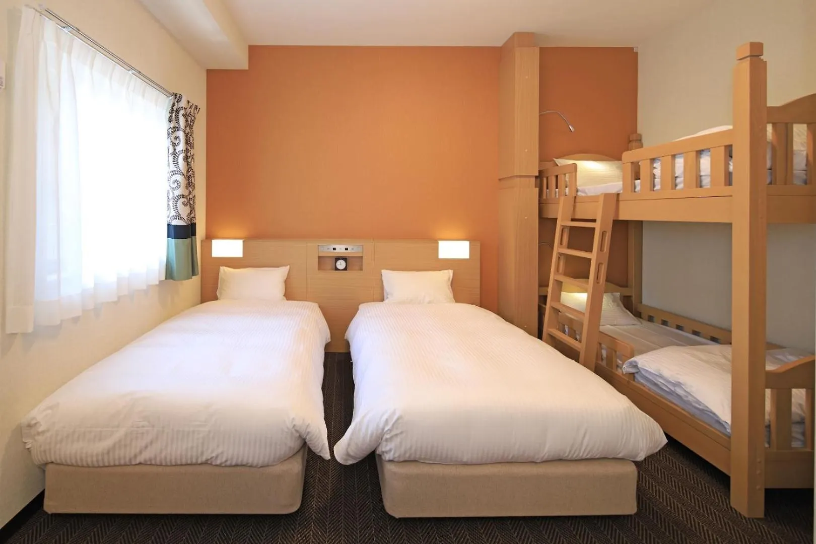 Nest&Rise Osaka Namba Hotel 4*,  Japonya